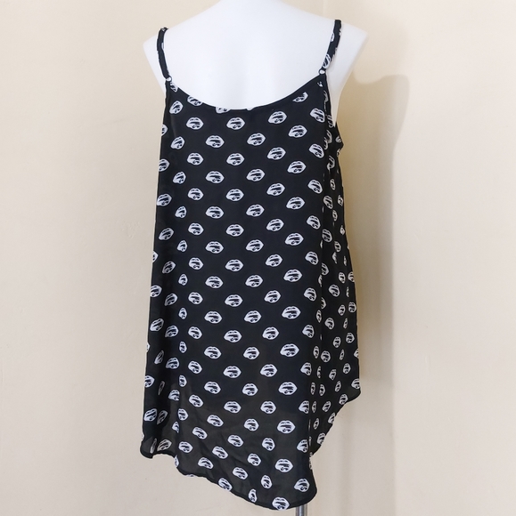 Torrid 2X Plus Size Lip Print Black & White Georgette Sheer Edgy Tank Top Blouse - Picture 7 of 10